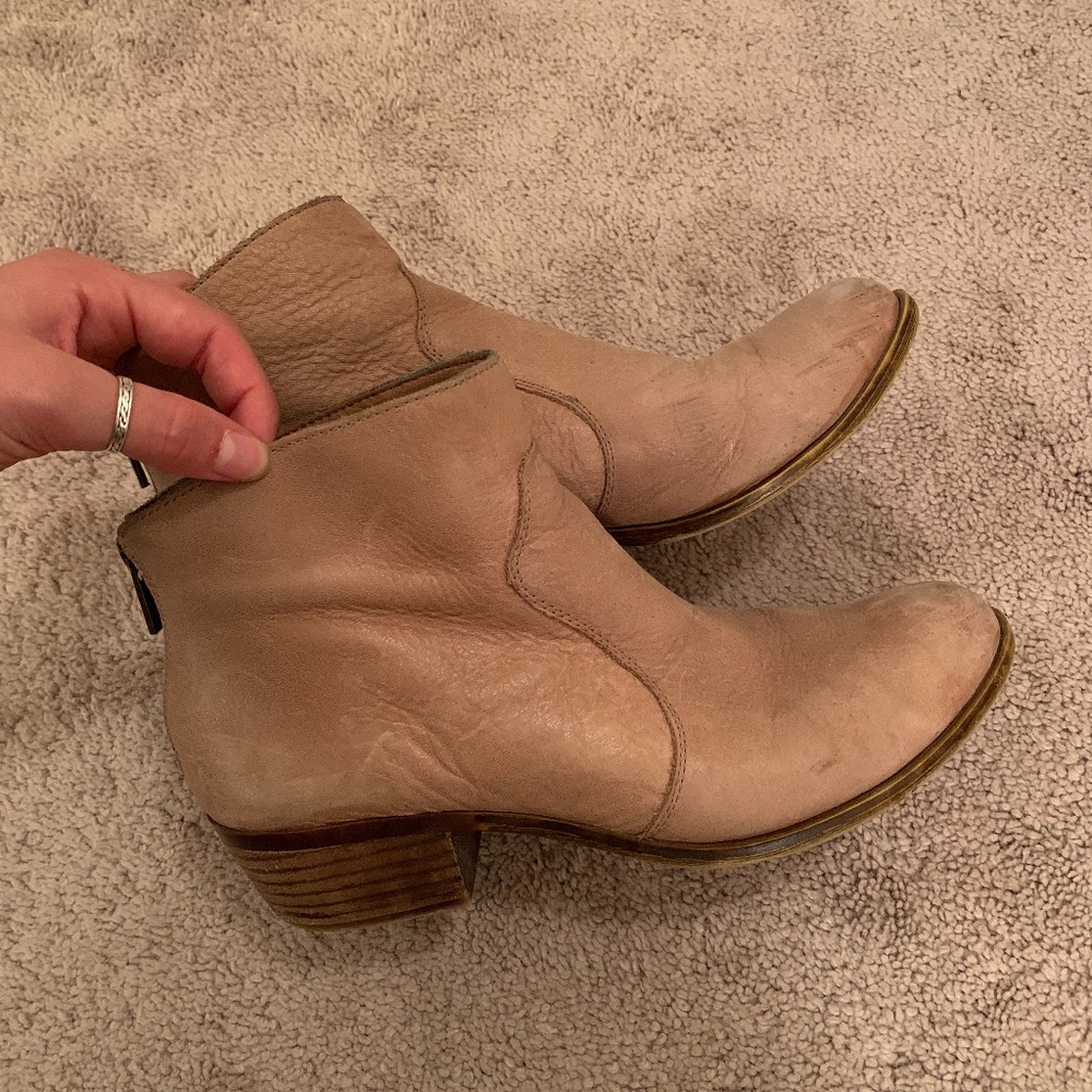 Lucky Brand Light Tan Booties